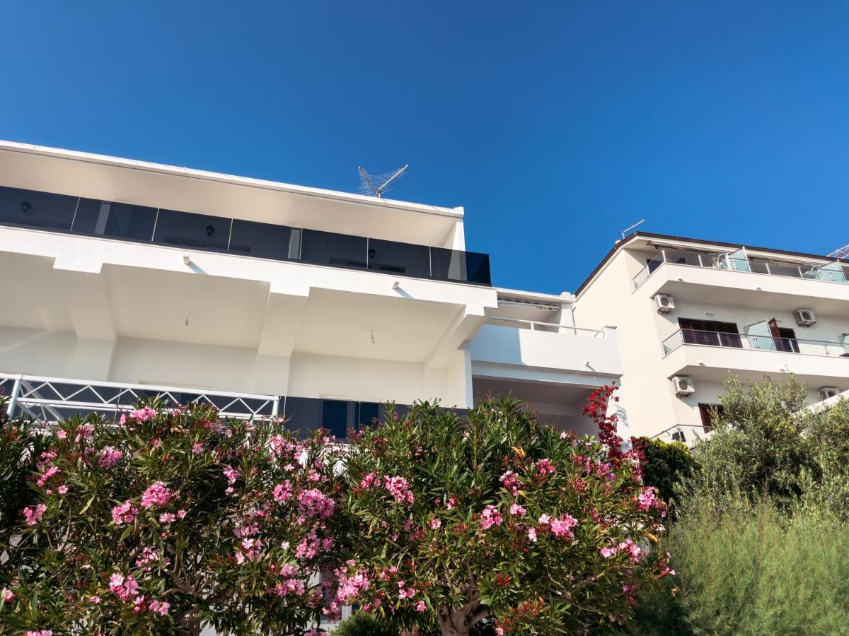 Apartments Goro Podstrana Dış mekan fotoğraf